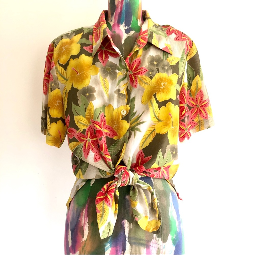 🌼VINTAGE 90s Tropical Floral Button Front Top